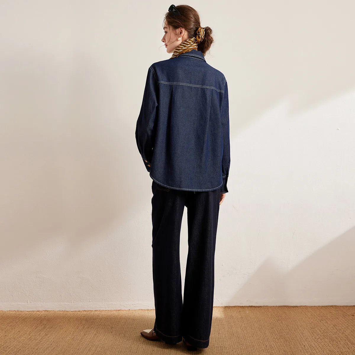LOUIS YAO 2025 Spring Color Contrasting Bright Thread Denim Shirt Retro Collar Single breasted Long sleeved Women's Shirt